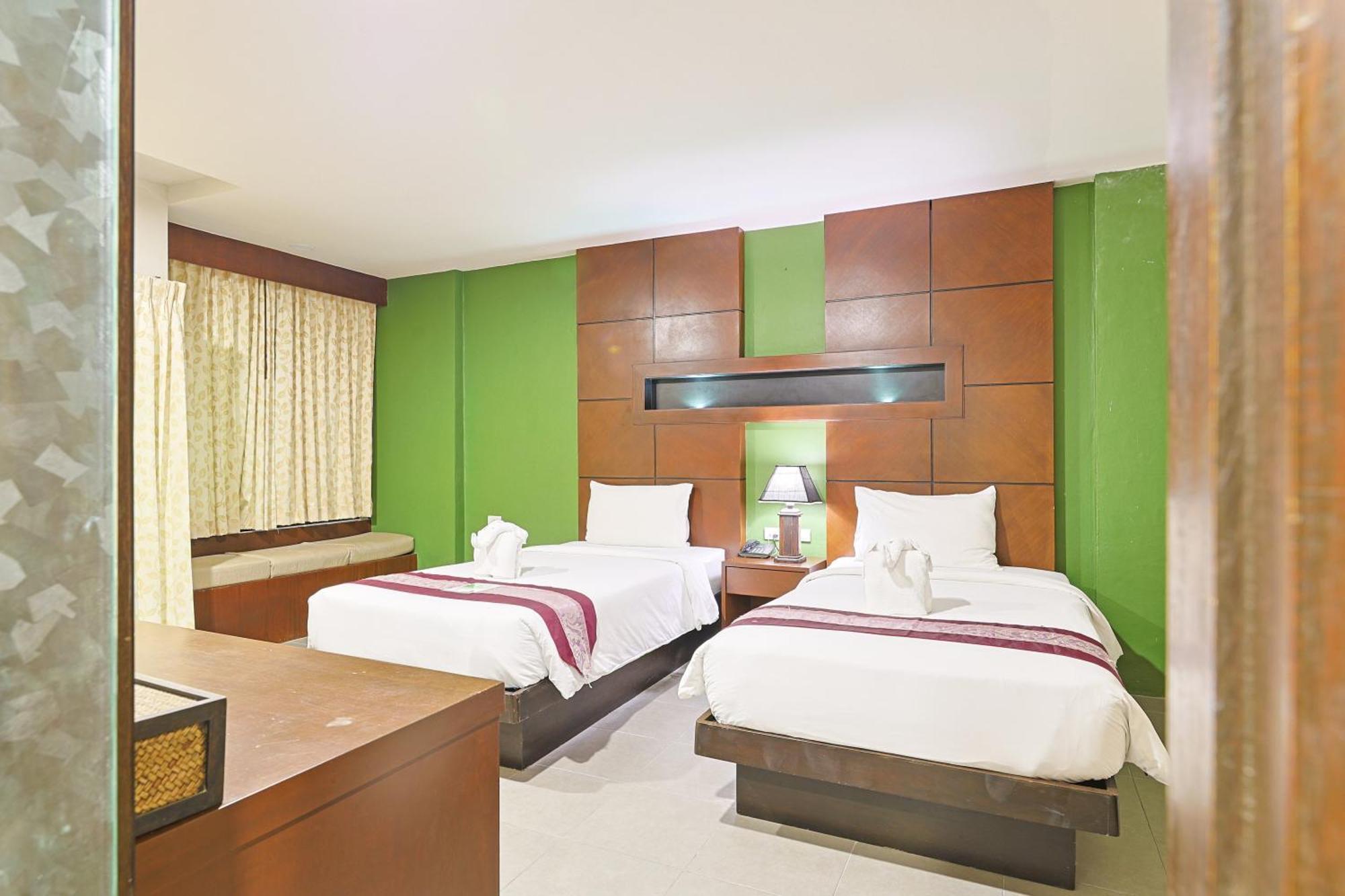 Gu Hotel Patong Phuket Rum bild