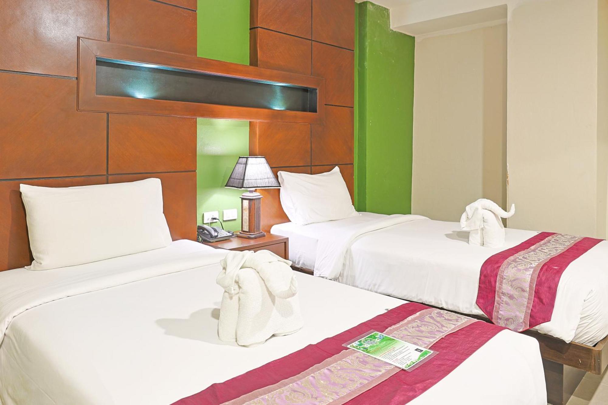 Gu Hotel Patong Phuket Rum bild